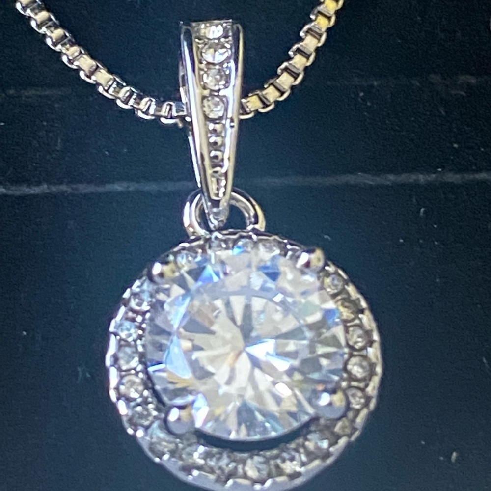Zirconium necklace NEW WITH BOX